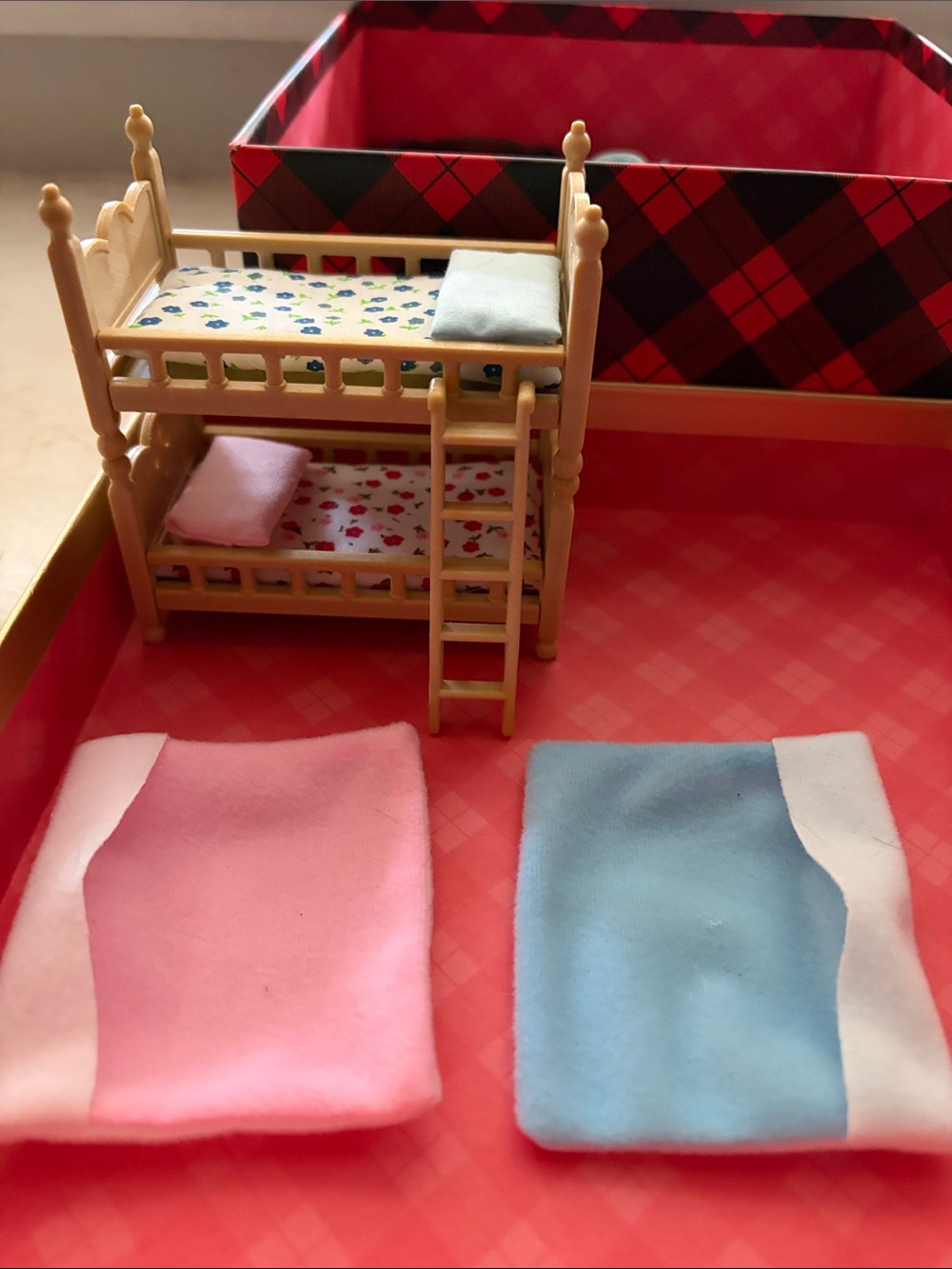Calico critters stackable bed for boy and girl